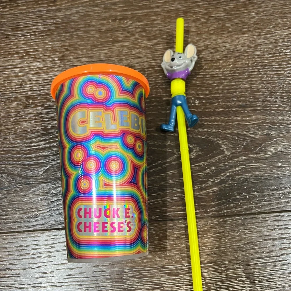 Chuck E. Cheese Colorful Party Cups and Straws Set 20 total NWT